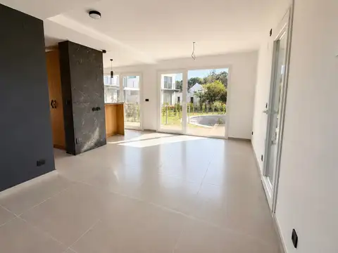 Casa 3 ambientes con 2 baños