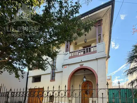 Casa historica 2 plantas en venta/permuta, Quilmes Residencial