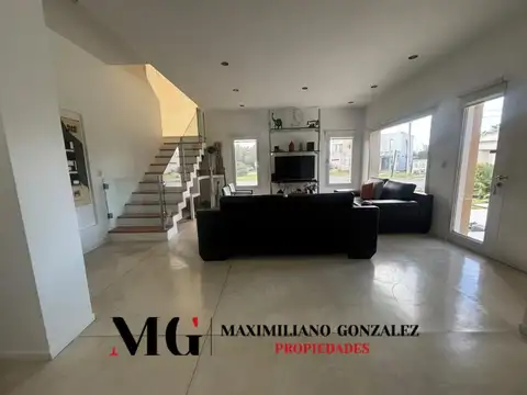 Casa venta 5 ambientes - La Martona