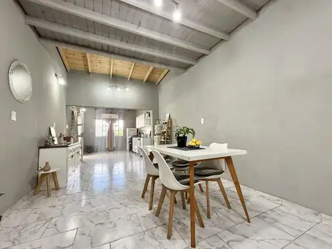 Casa en Venta en Castelar Sur, USD 150.000