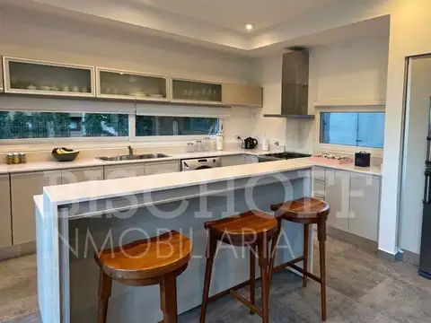 EXCELENTE CASA EN VILLA ROBLES BARRIO II ALBATROS  PARTIDO DE LA COSTA