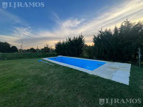 Casa en Alquiler con 4 cocheras