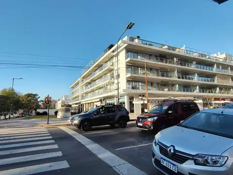 EXCELENTE INVERSION   LOCALES A LA VENTA EN EL CORREDOR DONADO HOLMBERG , MODERNO POLO GASTRONOMICO Y COMERCIAL DE VILLA URQUIZA ,