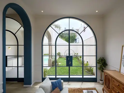 Casa 9 ambientes con 4 baños