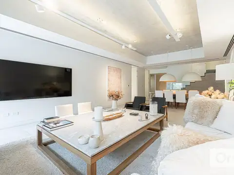 Departamento en Venta con 3 cocheras