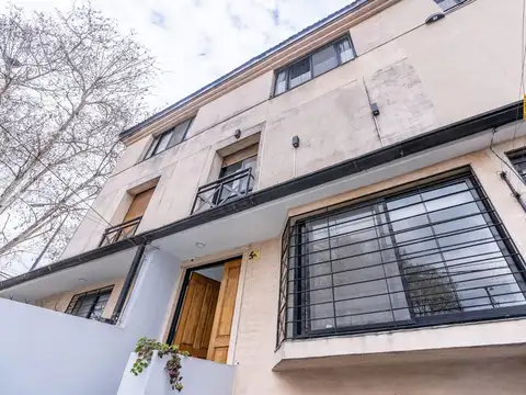 Depto Tipo Casa en Venta de 4 ambientes