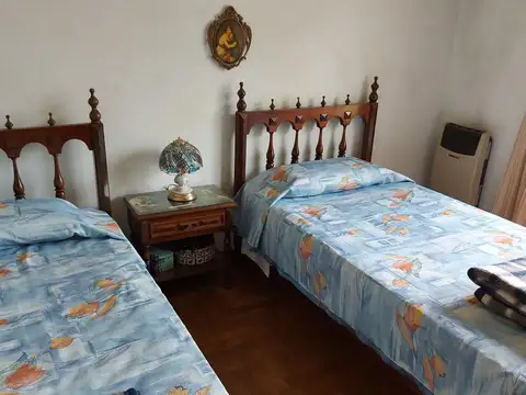 Casa en Venta con 4 cocheras