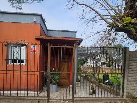 PH en Venta - 3 Dormitorios 1 Baño - 180.7mts - La Plata