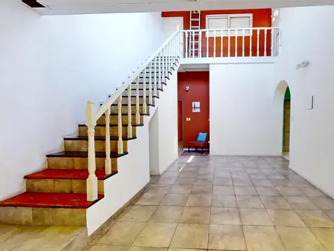 Casa 7 ambientes con 4 baños