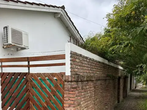 Casa en Venta en Villa Elisa, USD 105.000