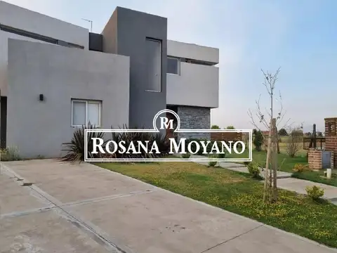 Casa en Venta en El Cantón - Barrio Golf, USD 380.000