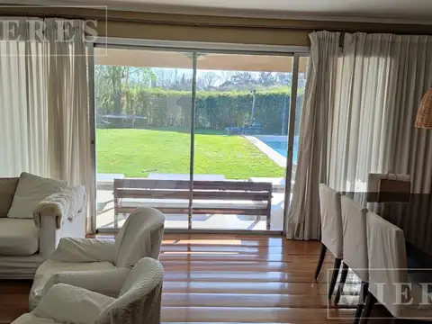 Casa en Alquiler Temporal con 2 cocheras