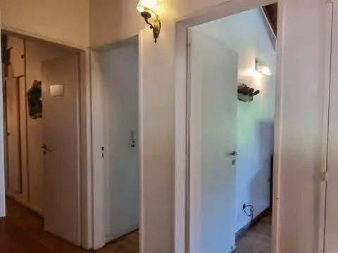 Casa 5 ambientes con 4 baños