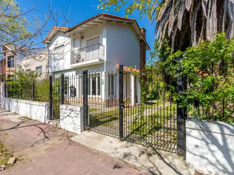 NVO! Lote de 577m2 con casa A Reciclar - Bajo SI