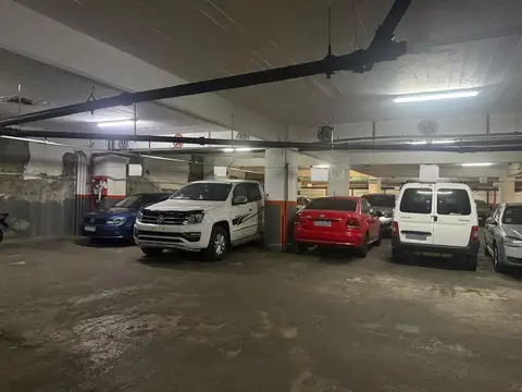 Cochera en Monserrat