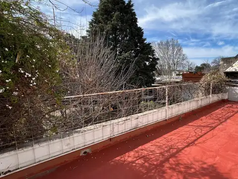 Casa + espacio comercial en Barrio Belgrano