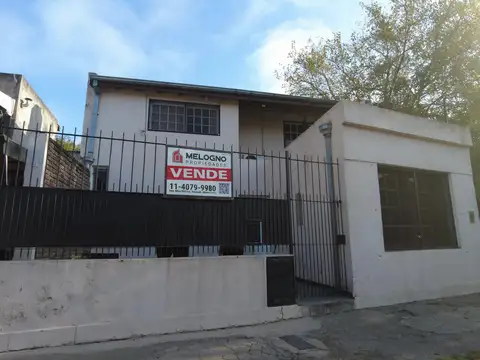 Casa 4 ambientes en Moreno Centro