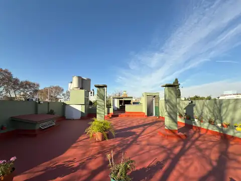 Depto Tipo Casa en Venta de 5 ambientes