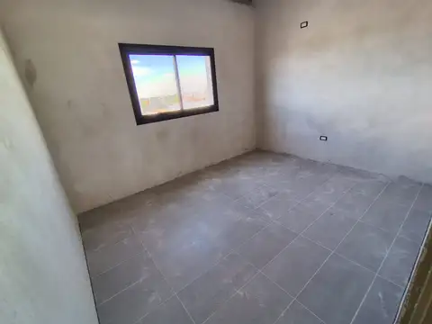 VENTA LOCAL EN DOCTA URBANIZACIÓN CON ENTREPISO