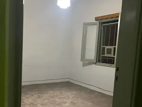 Casa 2 ambientes con 1 baño