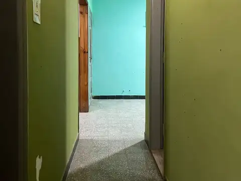 Alquiler de casa al frente. IDEAL CONSULTORIO  ESTETICO