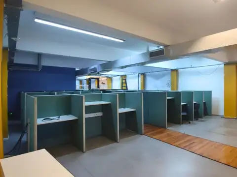 Oficina Monoambiente con 4 baños