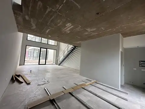 Local en Alquiler en Bella Vista, USD 2.300