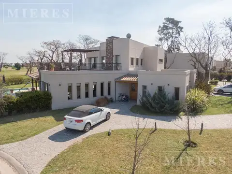 Casa en Venta sobre lote al golf en Haras  Santa Maria Barrio El Remanso
