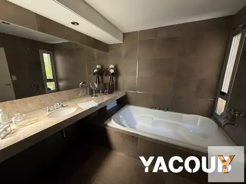 Casa en Venta en Manuel B Gonnet, USD 430.000