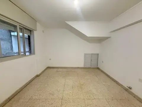 EN VENTA DEPARTAMENTO INTERNO 2 DORM y PATIO