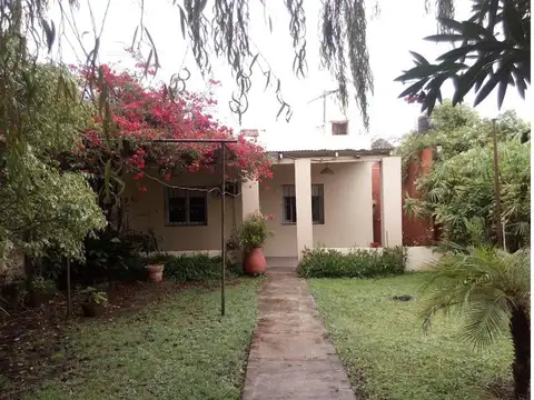 CASA CON GRAN PARQUE  EXCELENTE UBICACION, NUEVO VALOR 