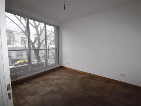 Av. Jujuy 300 P3º Balvanera  Depto. 2amb con balcón. Muy Luminoso 