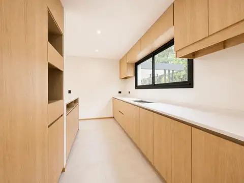 CASA EN VENTA EN MIRALAGOS