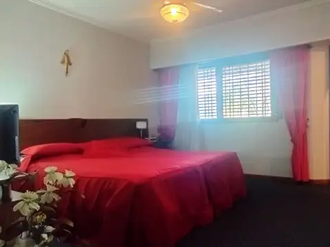 Casa 6 ambientes con 3 baños