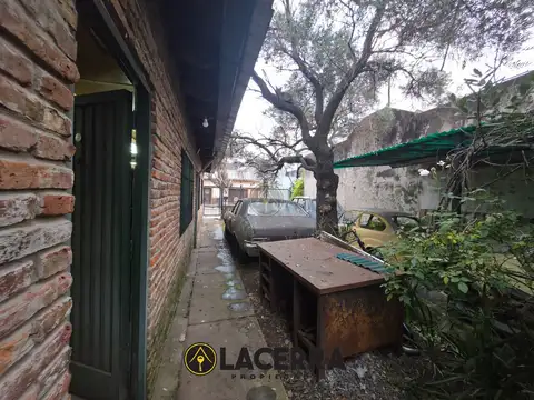 Casa 2 ambientes con parque en venta