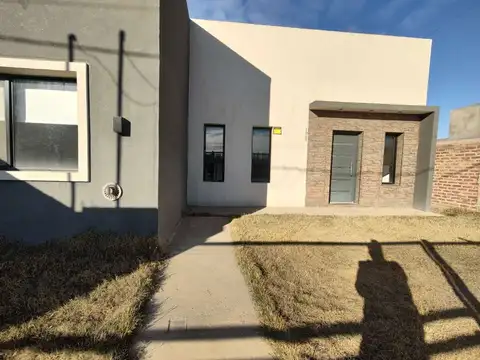 Casa en Venta en Plottier, USD 142.000