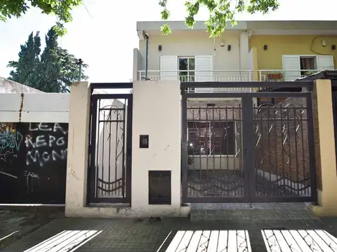 VENTA duplex 3 dormitorios cochera y patio