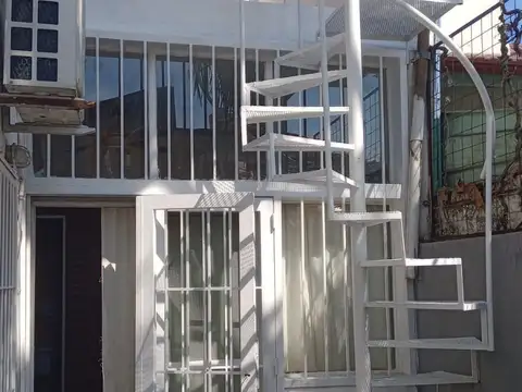 Casa 6 ambientes con 3 baños