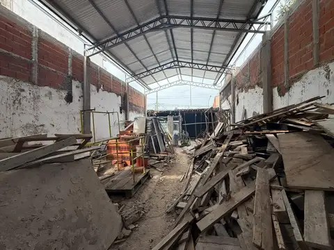 Av. Diaz Velez 400