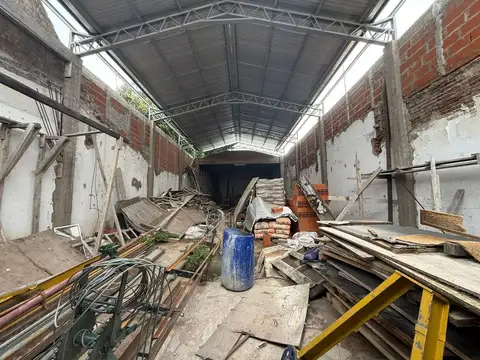 Av. Diaz Velez 400