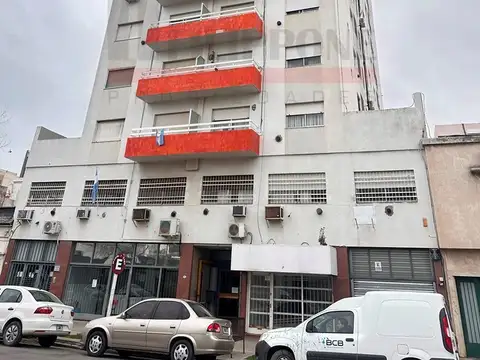 Departamento de 2 dormitorios en venta - Colón 460