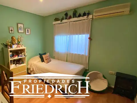 Preciosa casa en Haras María Elena