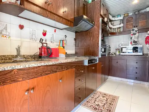 Casa 5 ambientes con 1 baño