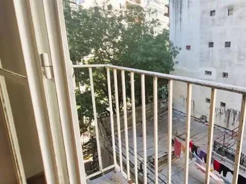 MONOAMBIENTE CON PILETA EN VENTA MUY LUMINOSO