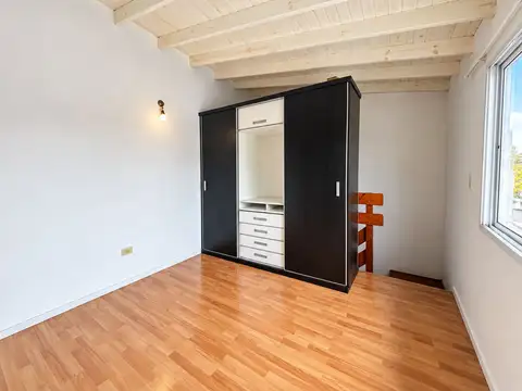 Depto Tipo Casa 2 ambientes con 1 baño