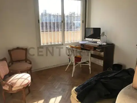Departamento 6 ambientes con 2 baños
