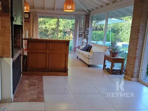 Casa en Venta con 3 cocheras