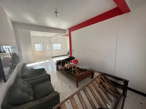 CASA 8 AMBIENTES VENTA DOS PLANTAS VILLA CELINA
