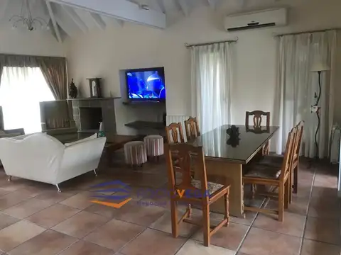 Casa en Venta en Campos De Alvarez, USD 330.000