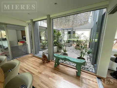Casa 6 ambientes con 5 baños